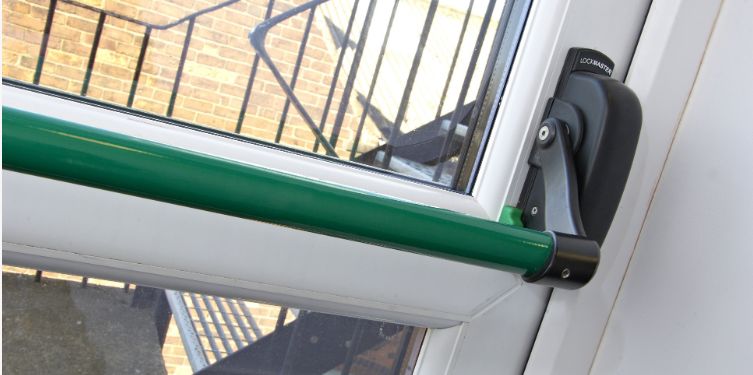 Yale Lockmaster Panic Exit Device - Single Door - Image 2